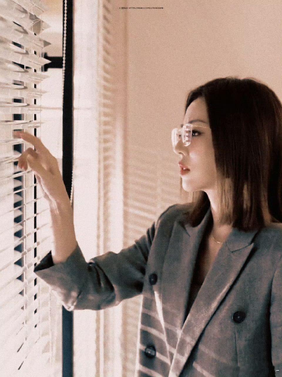 何瑞贤首部职场剧谁能拒绝何瑞贤的短发职场造型！首部职场剧就带来这么大的惊喜，干净