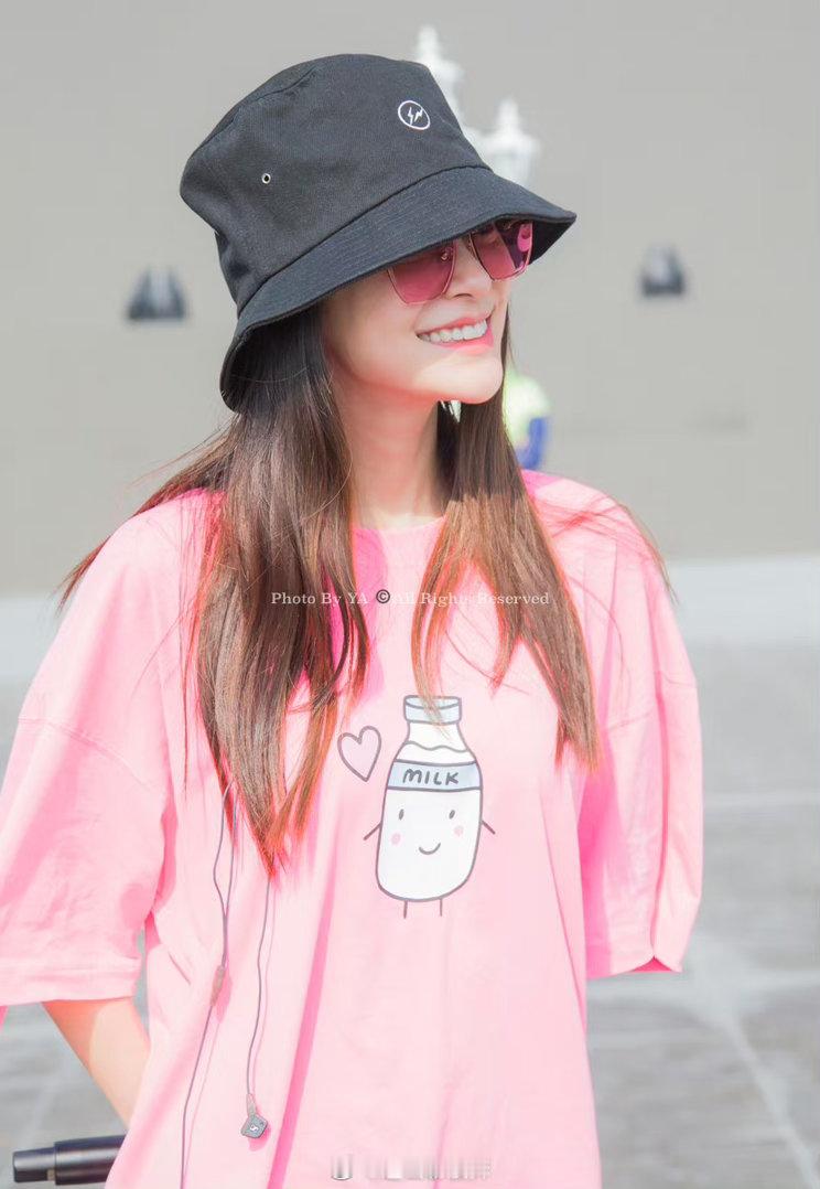 angelababy [心]杨颖 夏日甜份加载完毕😆笑容好有感染力💓​​​