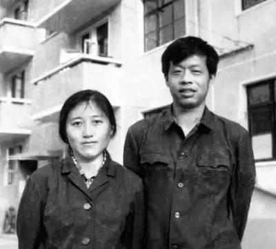 “性学专家”李银河：“人有上下两张嘴，如果都得到满足就幸福，钱代表资源、物质，性