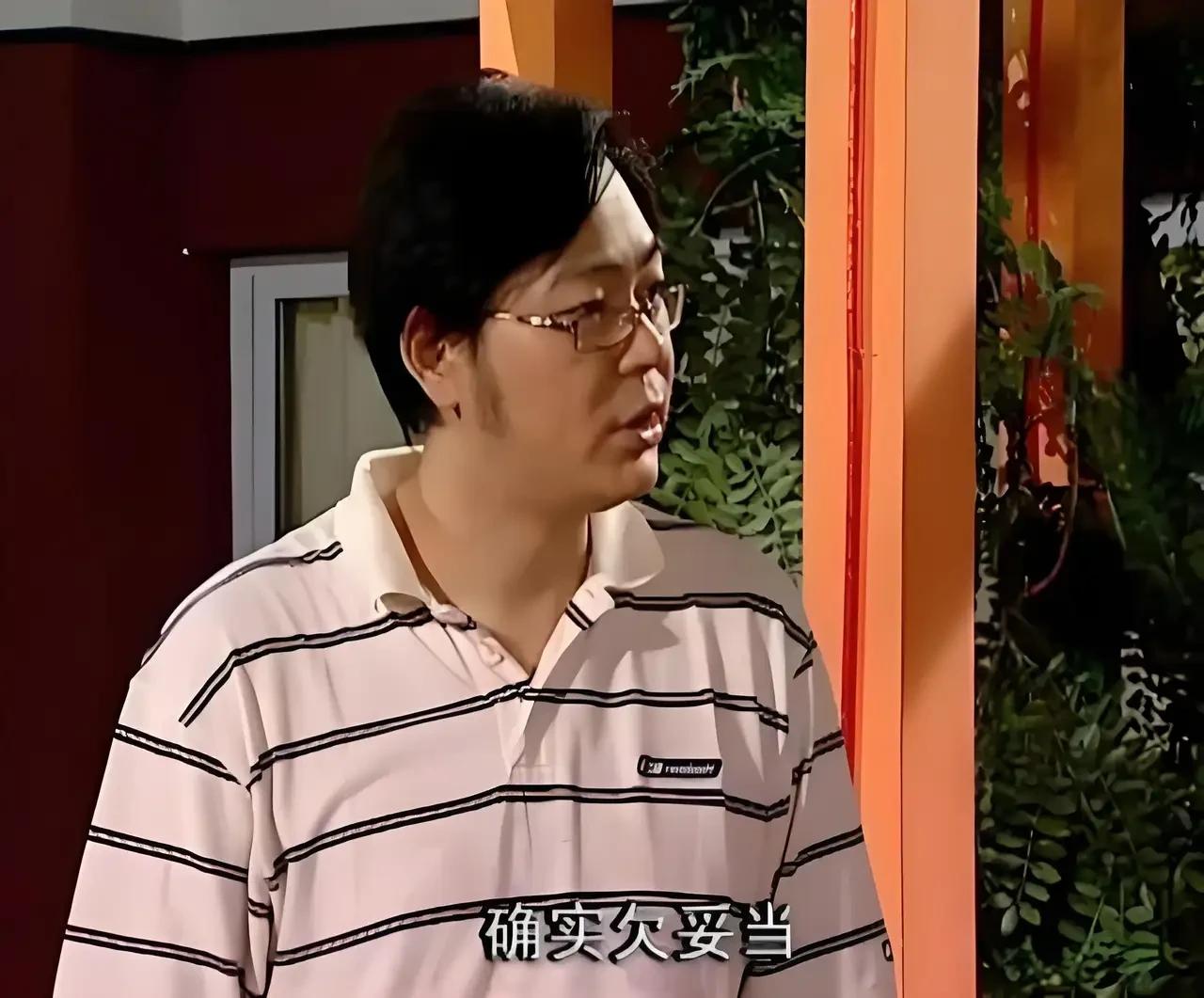 怎么说呢？
我的理解：
高亚麟与前妻早离婚了，
第二个呢虽然生了孩子但又分手了也