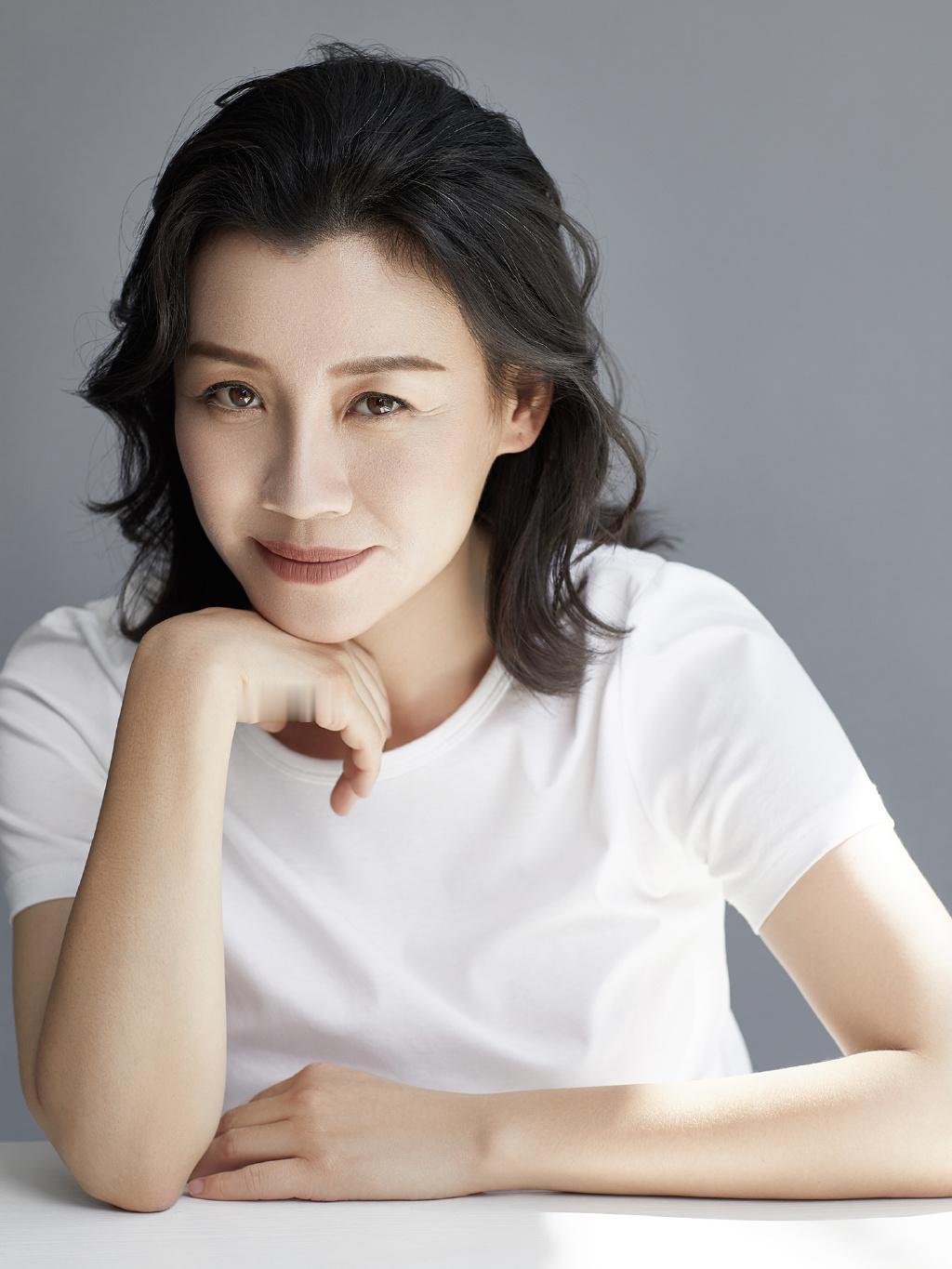 一次，主持人问刘琳:“你这辈子最正确的决定，是选择做演员吧？”不料刘琳却说:“嫁
