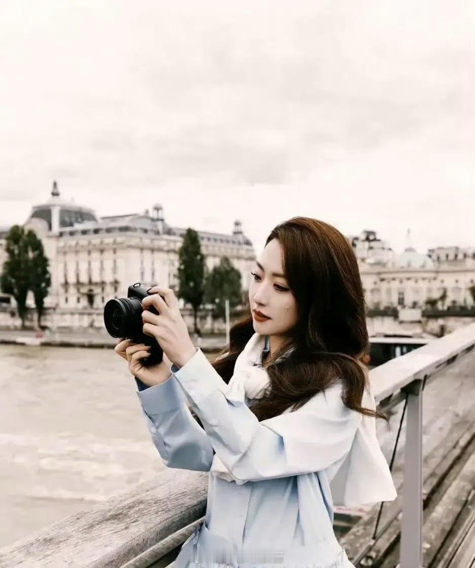 她真的是太可惜了明明手握主角剧本，又是富家千金，还是政法大学的高材生，在这么好的