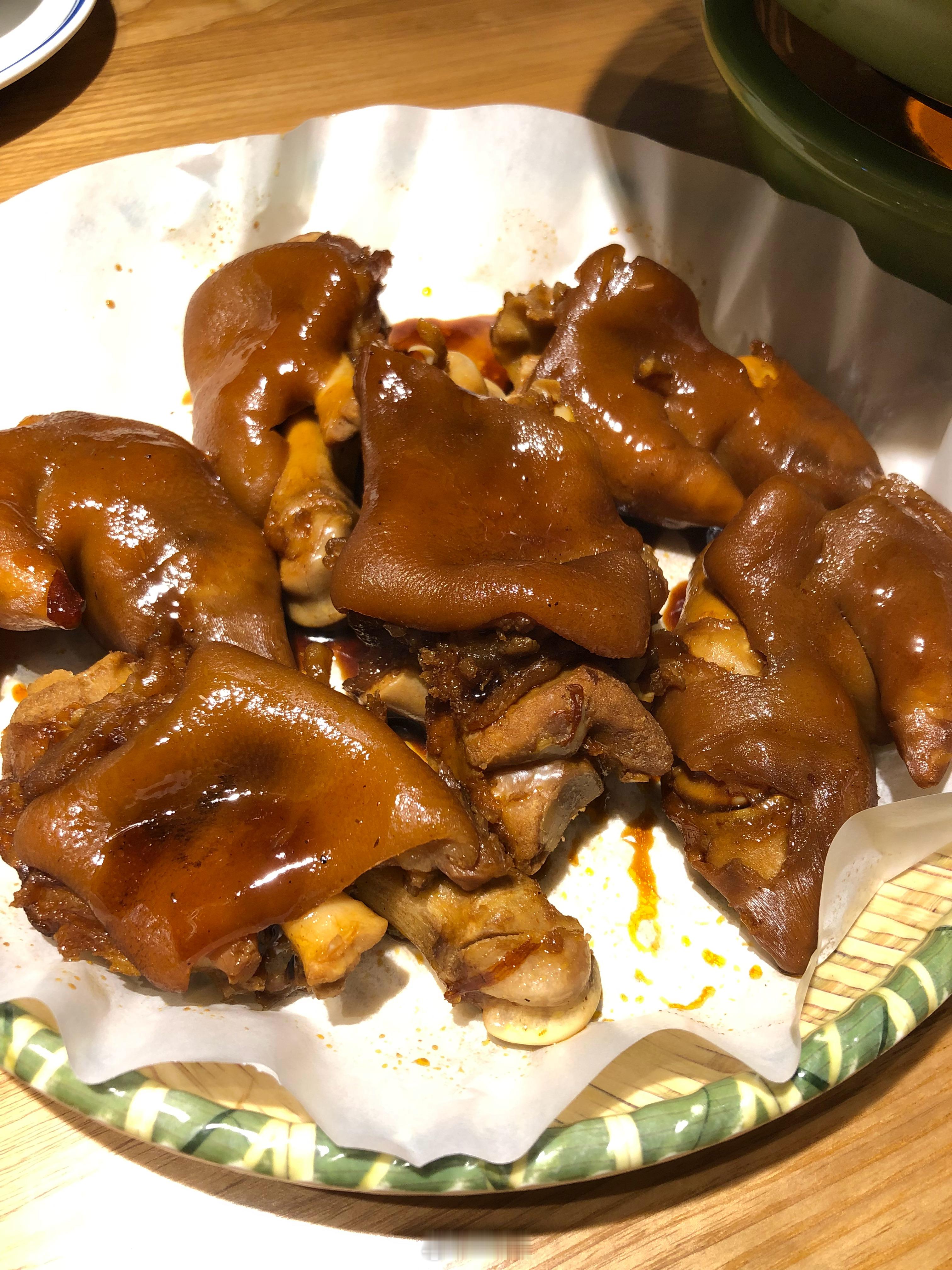 在#费大厨辣椒炒肉# 店里吃的。这家费大厨开在芙蓉中路CFC富兴时代5楼。开了七