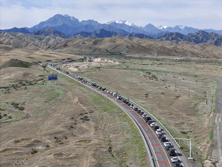 中国品牌营销大转向！弃西方地标，以中华美学惊艳全球
 
新加坡《海峡时报》12月