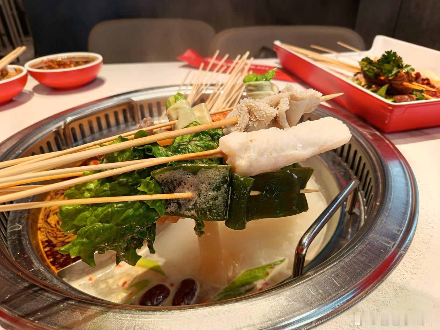 午餐，美味的串串香，经济又实惠，好吃啊！ 