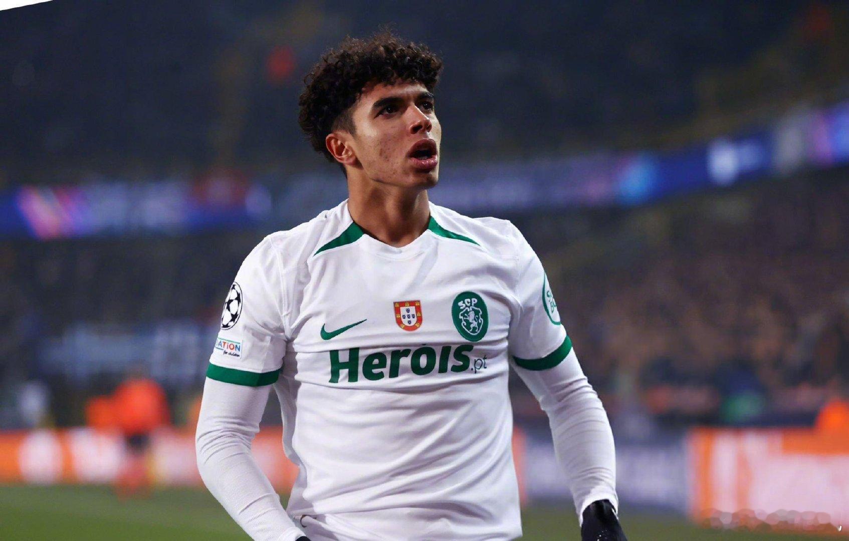 【超级新星】《罗马体育报》：曼市双雄正在关注18岁的葡萄牙体育中场新星若昂-西蒙