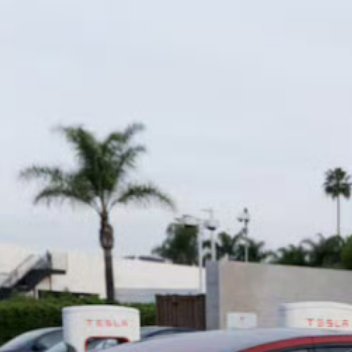 特斯拉第一季度营收224亿美元财报公布后，特斯拉股价在盘后交易中一度上涨超 4%