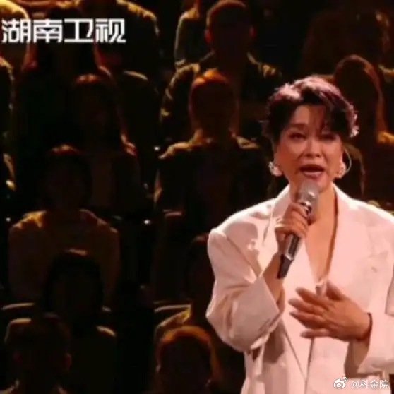 《毛阿敏在歌手2026歌王之战开场的发言感人肺腑》播放量：9.2万点赞量：156