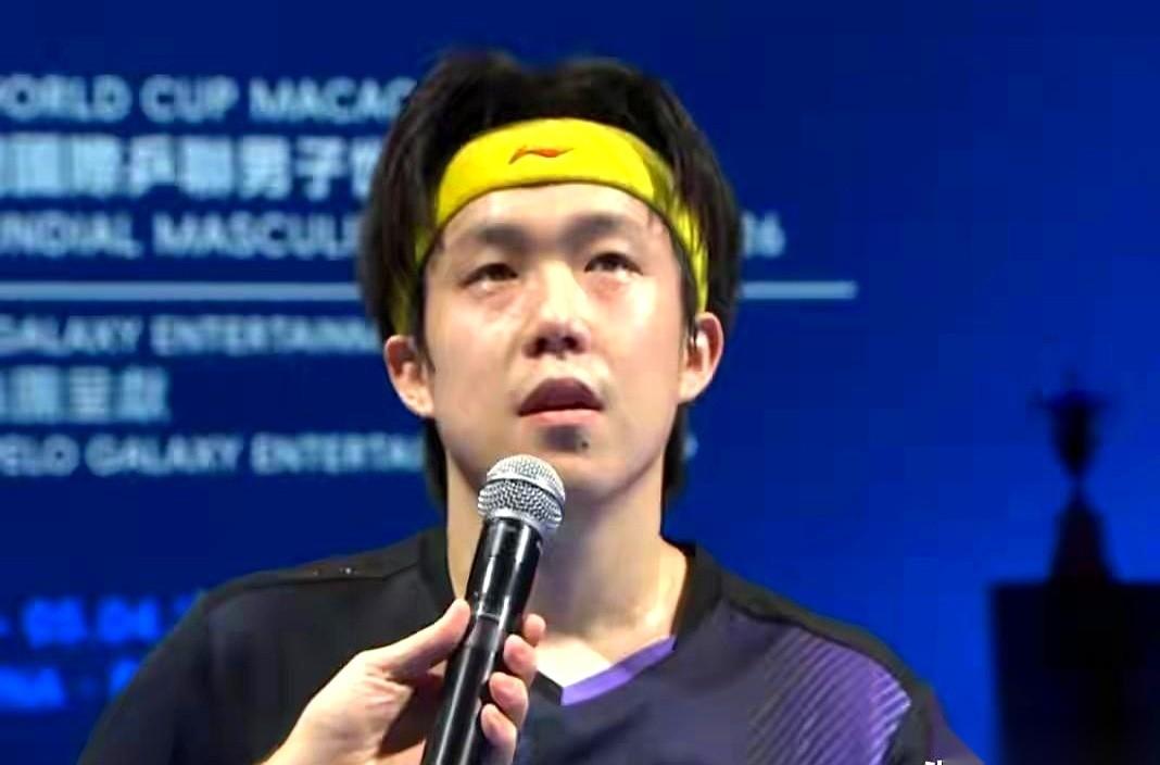 王楚钦这个“世界第一”，正攥着职业生涯最烫手的一块山芋。
国乒男团已经连拿了十二