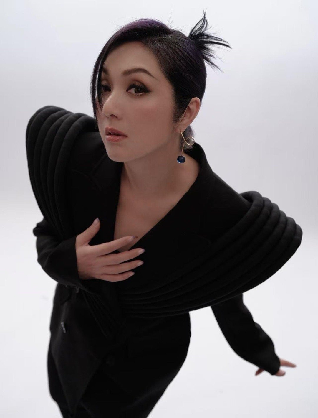 杨千嬅巡演首场川渝天后回宫 成都率先接驾！杨千嬅“川渝天后”名号实至名归，巡演首