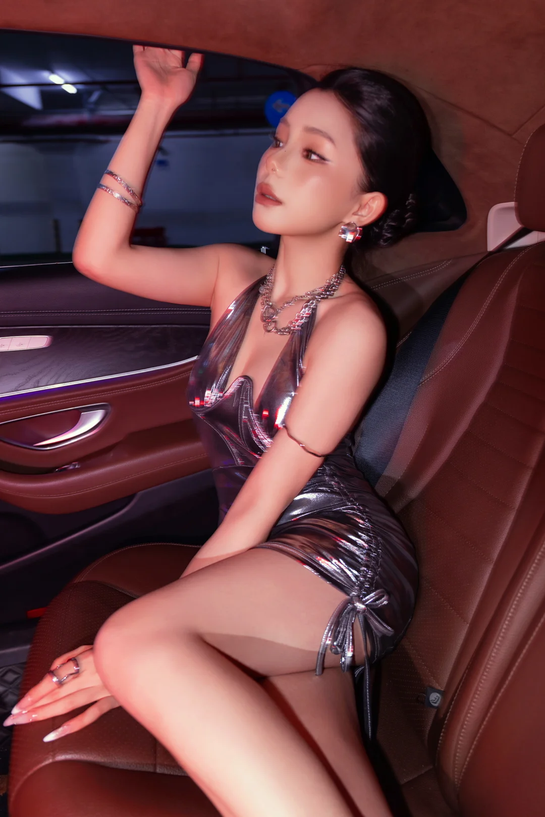 御姐的车里拍照真的太有氛围感了