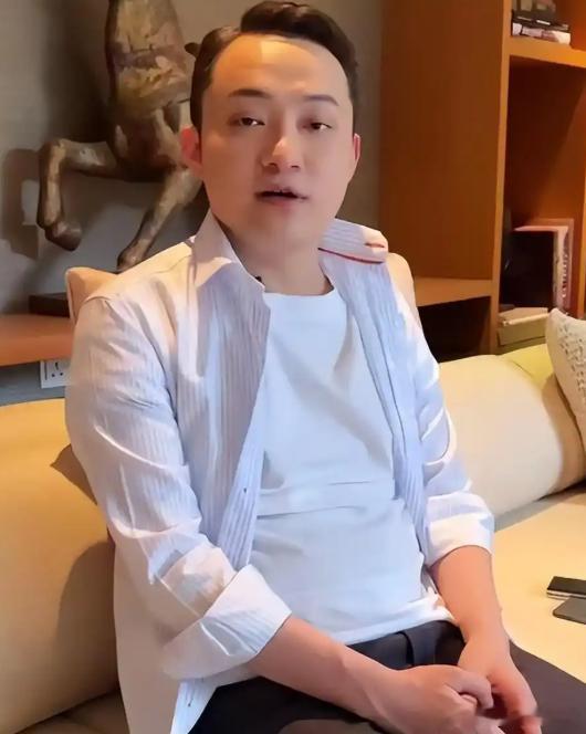 孙宇晨面相点评孙宇晨面相：一张写着"野心"与"争议"的脸看孙宇晨的照片，别被那身