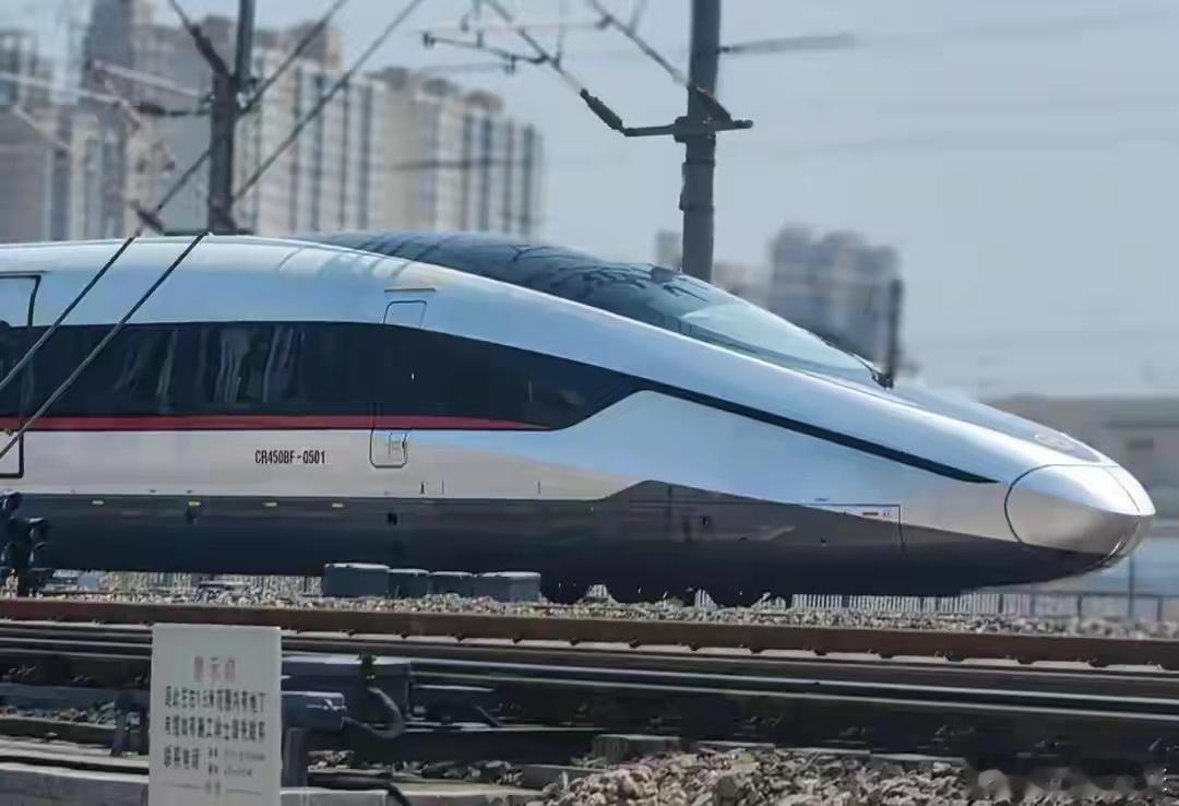 4分40秒，从0加速到350公里。全球最快高铁CR450动车组目前60万公里运用