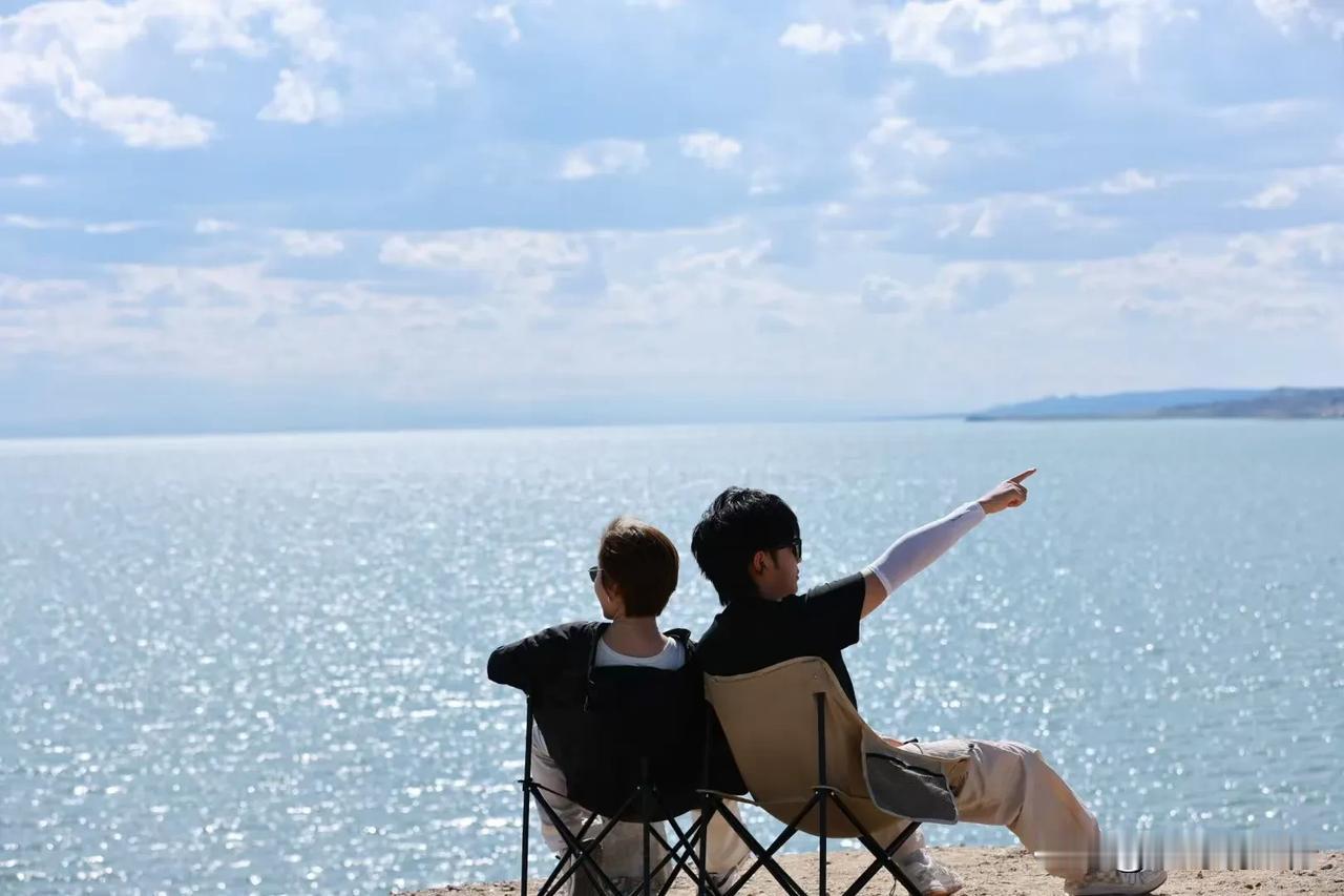 🌈赛里木湖，大西洋的最后一滴眼泪……果然名不虚传
       车过果子沟大桥