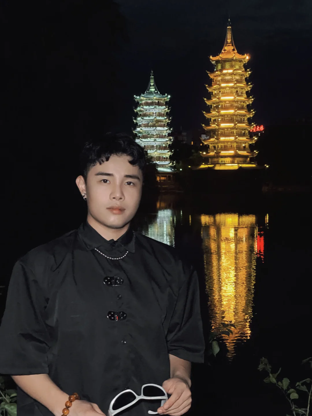 日月双塔📍日月同辉的夜景太美了……