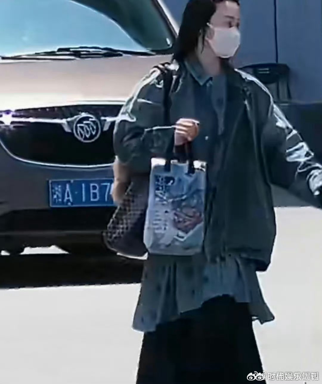 范玮琪请粉丝喝奶茶范玮琪连续两天投喂粉丝细节见温柔，连续投喂粉丝奶茶，贴心又暖心