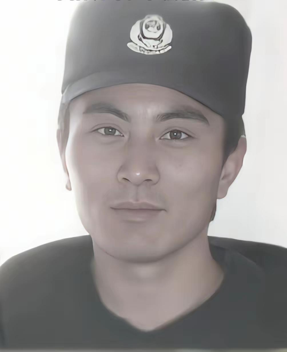 请您停留一秒钟，向蔡松松烈士献上一朵花，跳进冰冷的水库救起2名儿童，因体力不支壮