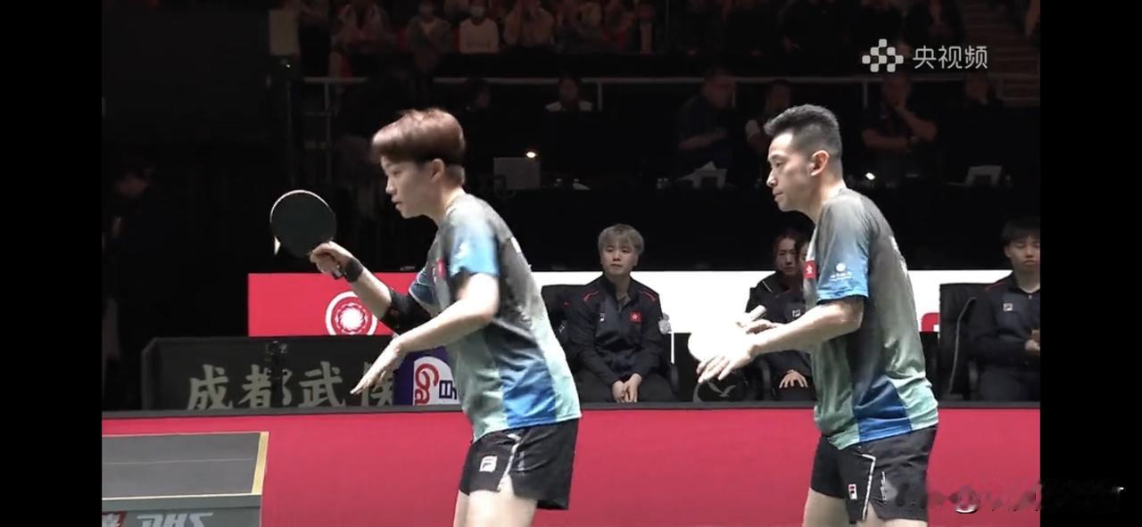 王楚钦孙颖莎3:0黄镇廷杜凯琹
成都混合团体世界杯小组赛
中国队对阵中国香港队