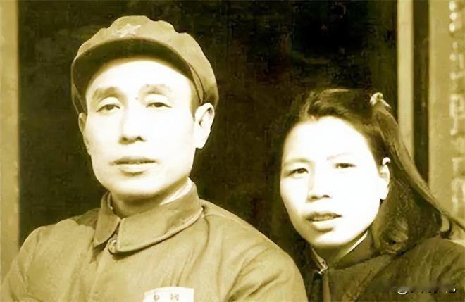 65岁少将平反后讨工资，司令吐槽"不满足"：他要的从来不是钱！
 
1979年，