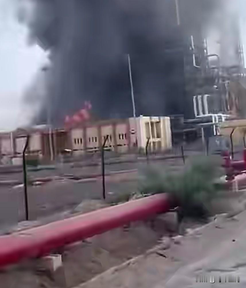 突发：印度一新建的炼油厂发生大火

据印度方面消息，位于印度拉贾斯坦邦的一家炼油