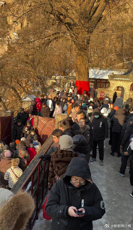 本来还担心人这么多会不会影响体验，结果走完整条线反而没这个念头。人多归多，大家都