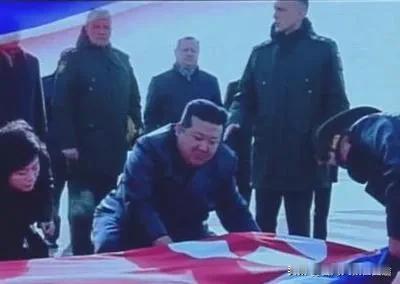 金正恩泪洒机场！朝鲜阵亡士兵遗骸归国背后的“战争机器”？朝鲜战争机器 金正恩强硬