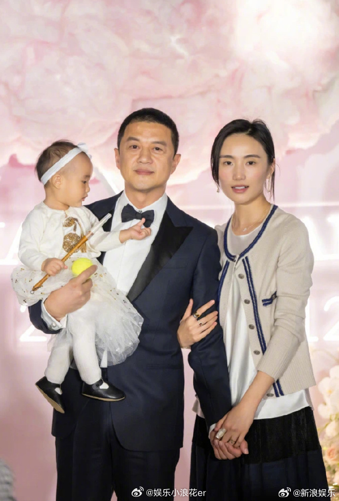 海哈金喜5月才否认与李亚鹏离婚 14日，李亚鹏海哈金喜官宣离婚，但5月海哈金喜还