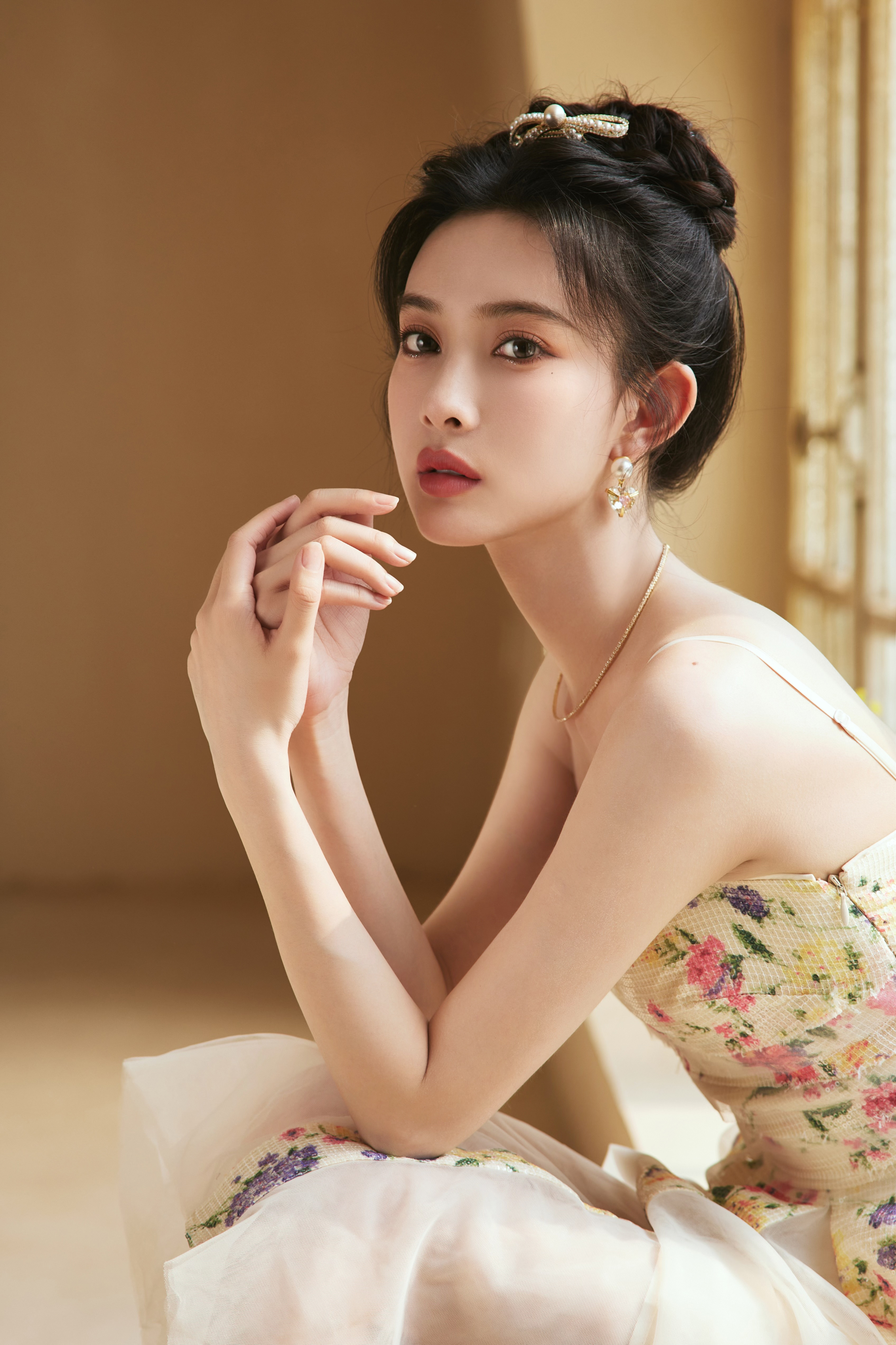 孟子义  流光冉冉，浅夏开篇，微风轻拂，谱一曲夏日幻想曲 #孟子义现在终于可以选
