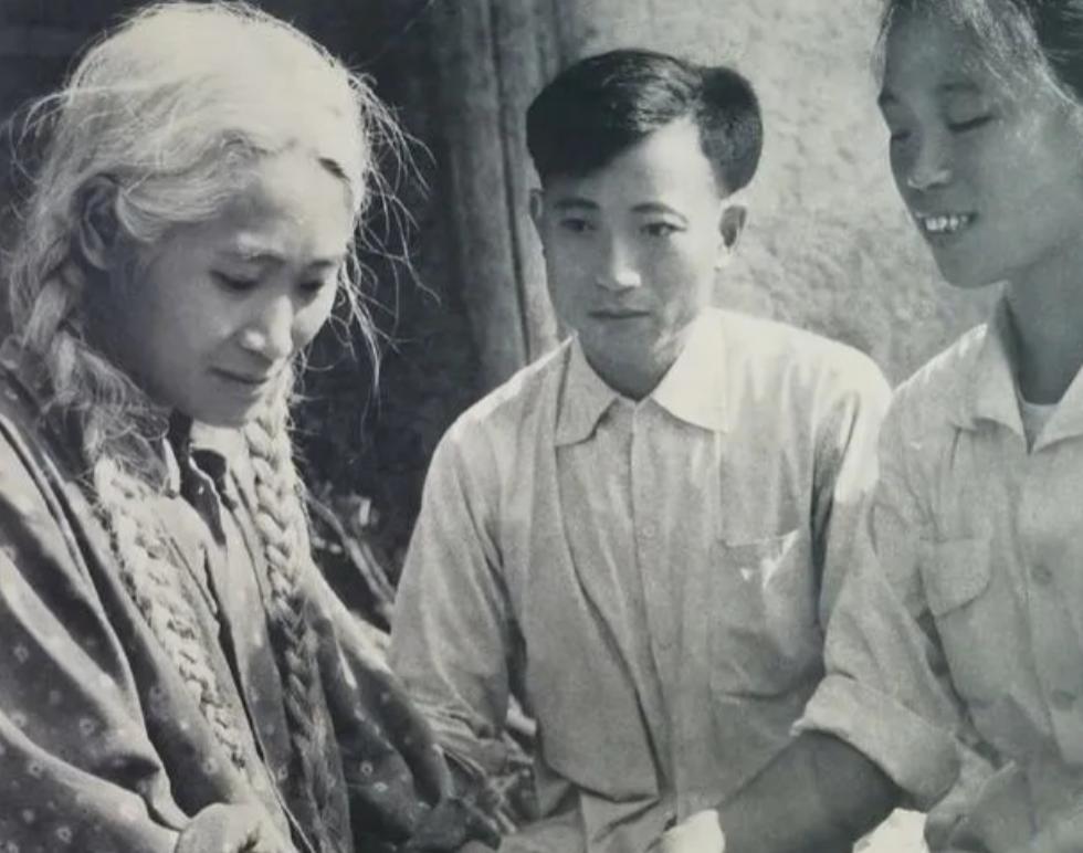 原来这才是白毛女的真实相貌，怪不得当年地主老爷不惜重金也要得到她。

刷到很多关