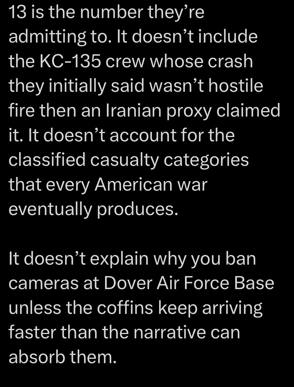 據多方報導，美國已將士兵喪禮列為機密，Dover 空軍基地禁止拍攝，家屬被告知要