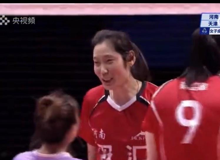 朱婷[超话]  不要太帅了哈[哇][哇]第三局冲冲冲，加油加油[努力][努力] 