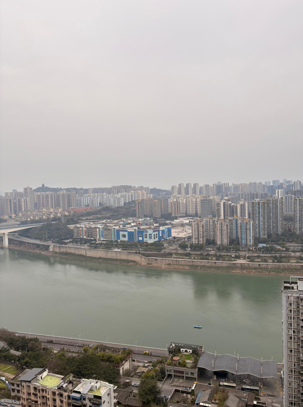 在一个车友群里面呆了一年多，基本上群里面的人没什么人说话，
上个月群主拉了一个漂
