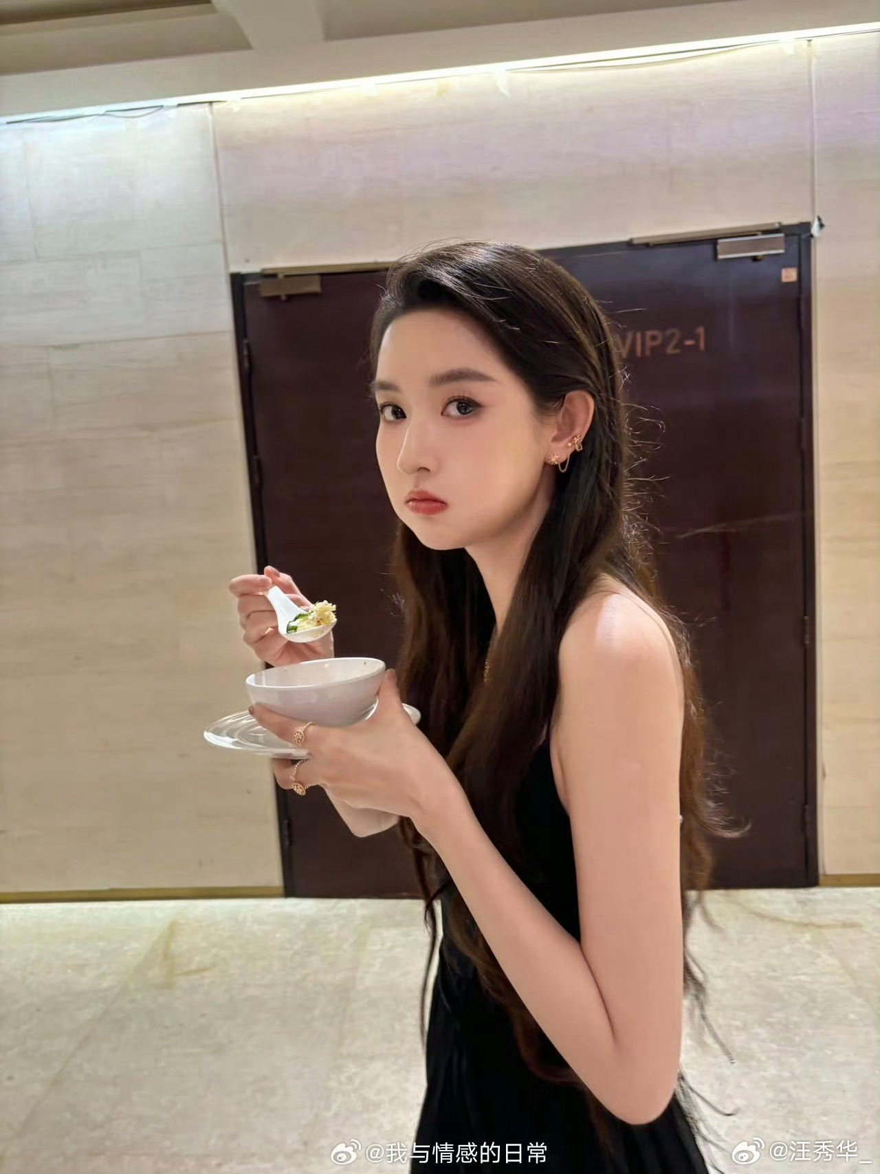 王玉雯活人气血感太绝了王玉雯这活人气血感也太绝了吧！活脱脱青春期小说里的小太阳女