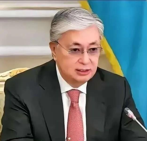 谁也没想到，哈萨克斯坦总统托卡耶夫，居然在国际大场合上，当着150多个国家代表的