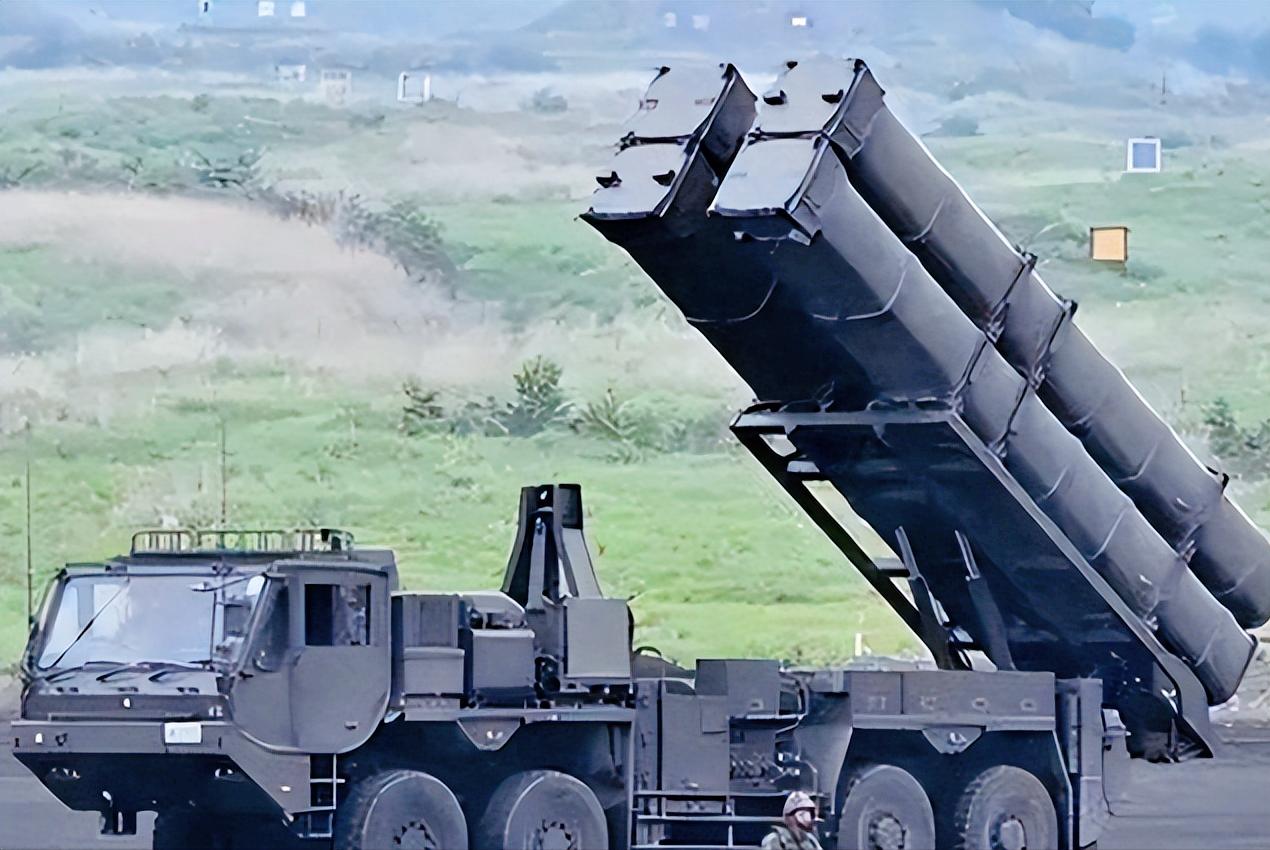 高市早苗政府实在是太疯狂了， 日本2026年的防卫预算直接飙到9万亿日元，折合成