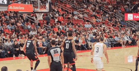 火箭险胜太阳，除了凯文.杜兰特想要证明自己，其他人都不够努力。话说阿门汤普森这投