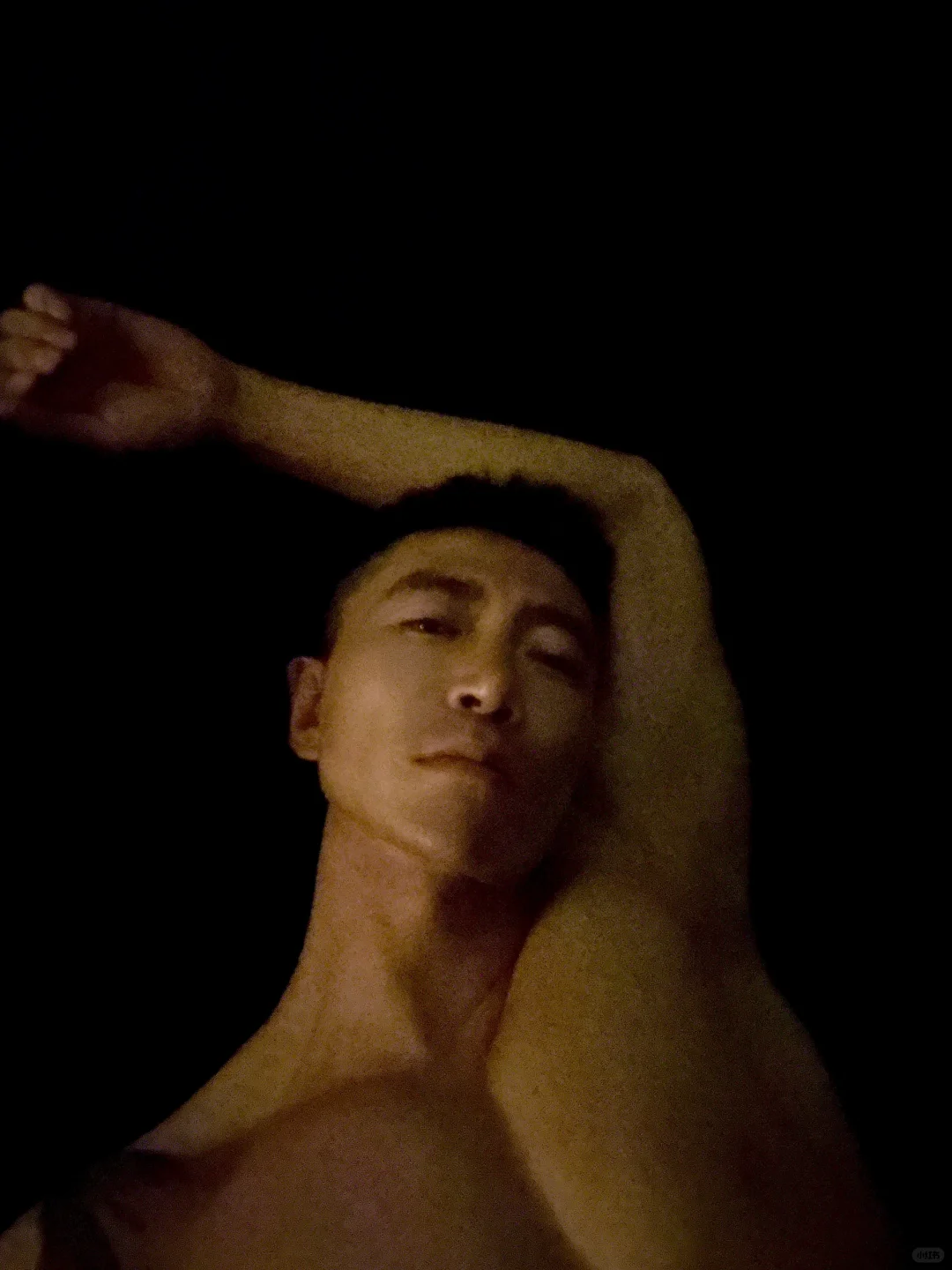 一直很喜欢秋天，就像谈恋爱一样，早晚都会凉