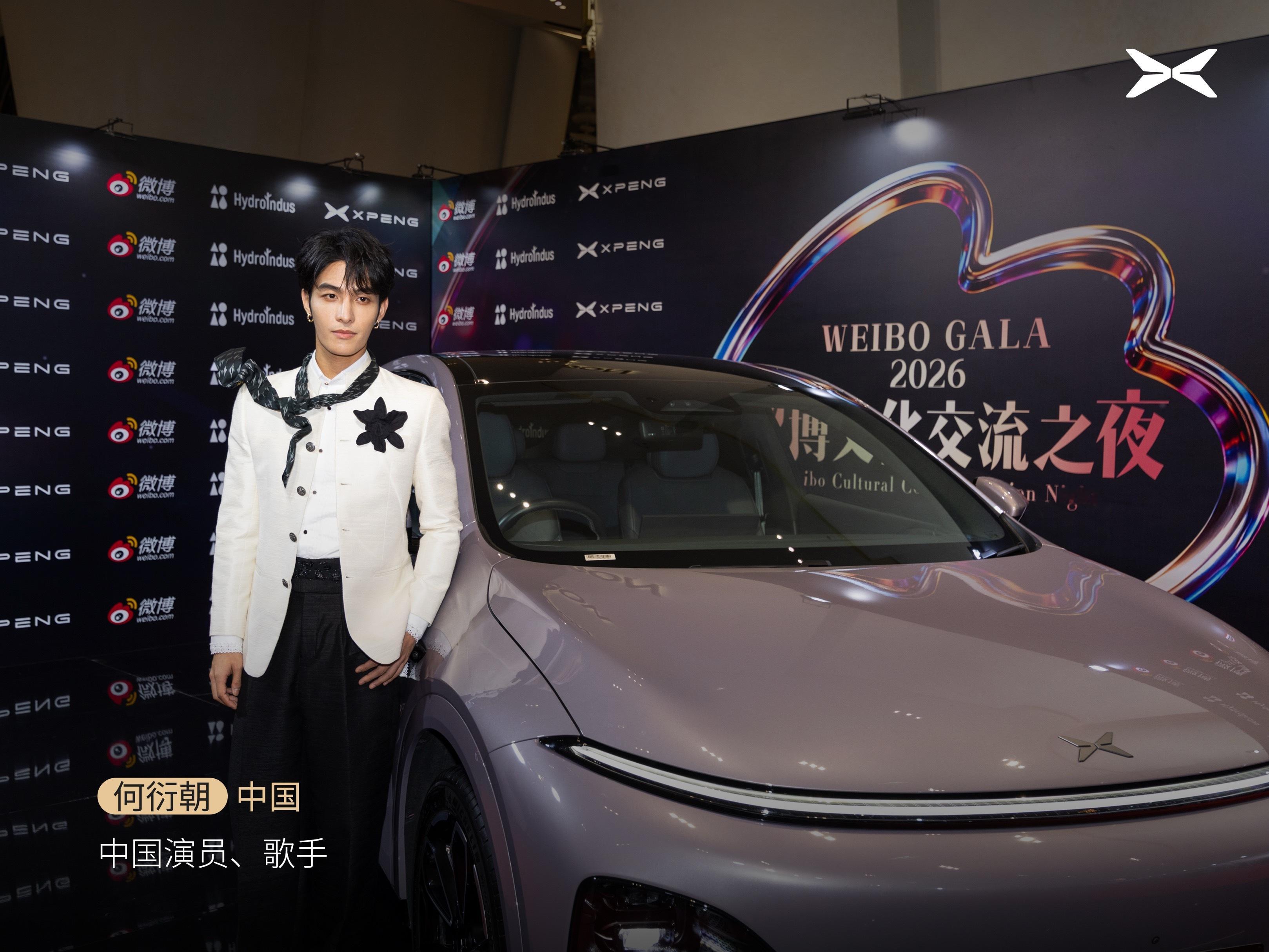 中泰明星曼谷红毯打卡小鹏G6小鹏这波，排面是真的拉满。8月8日，G6亮相曼谷暹罗