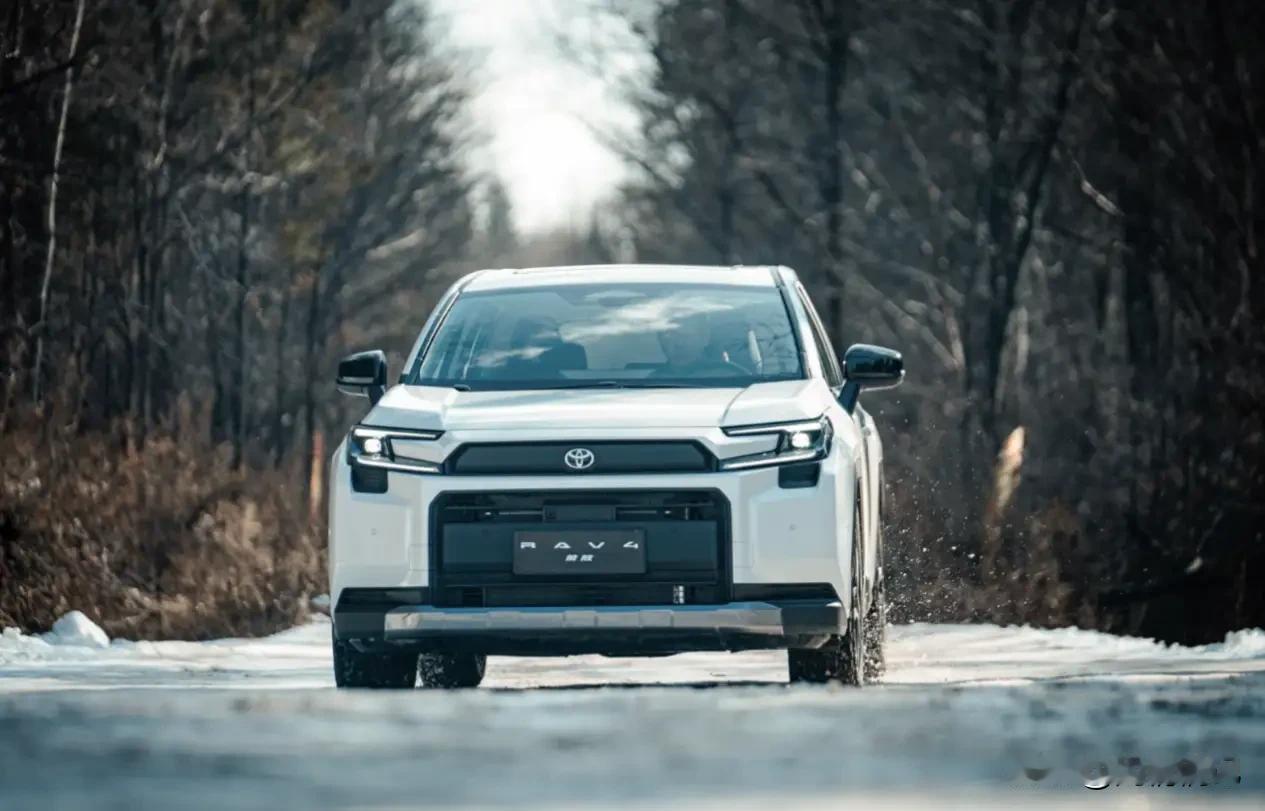 不得不说，丰田绝对把中国消费者研究透了！

1. 要体面——上凯美瑞！
2. 要