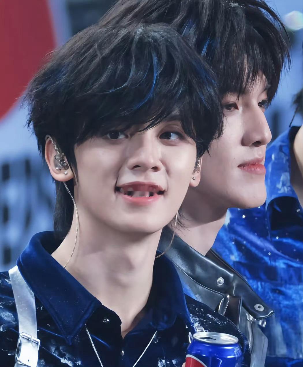 老师我捞捞这个小女孩，他长的好可爱啊🥺 ​​​
