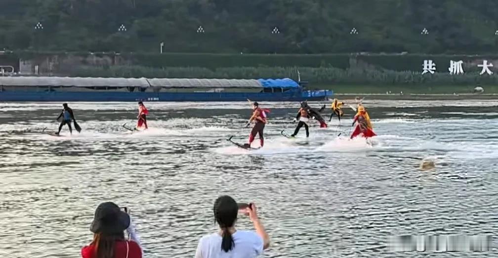 东方的宾夕法宜亚？一如海滨城市的夏日风情，那里的人真是太会玩了。