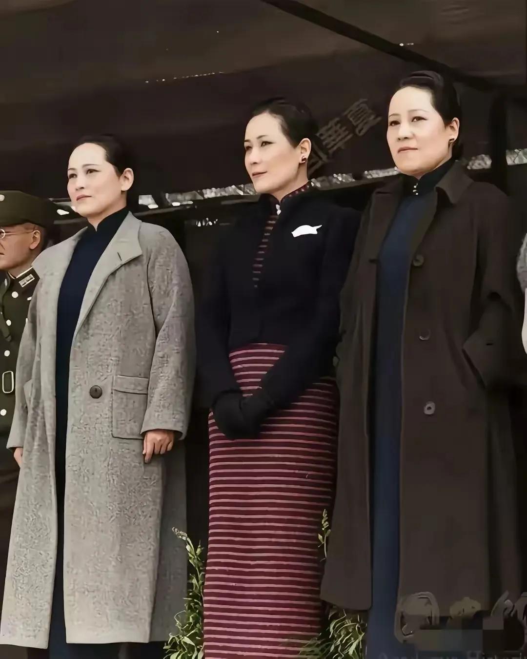 有人说，这姊妹三个，
没一个好看的，
没一个好身材，
没一个好惹的，
没一个是原