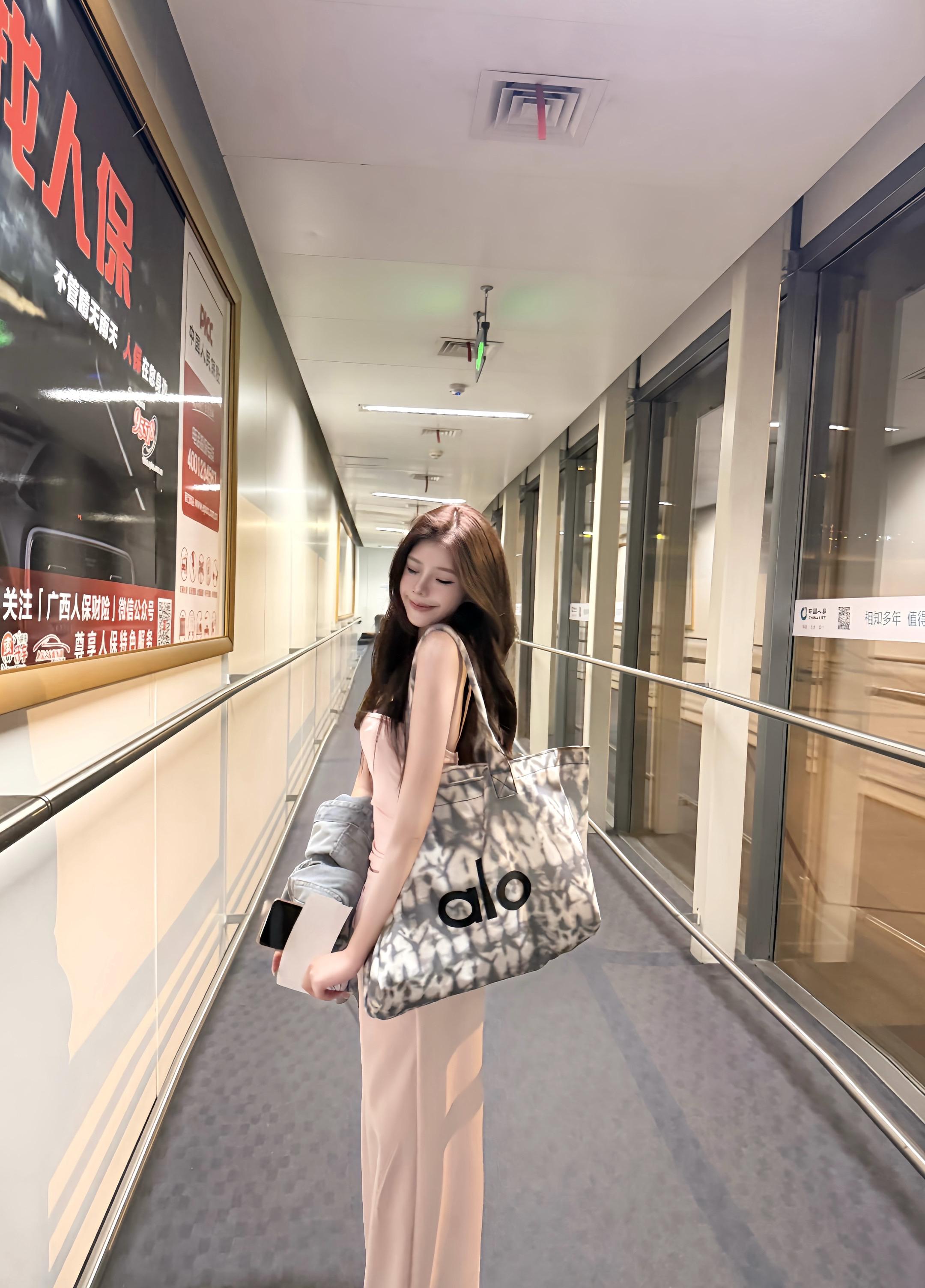 你说山高路远人都是会变的 我说天南地北 只要你开口 去哪我都陪着你    ✈️