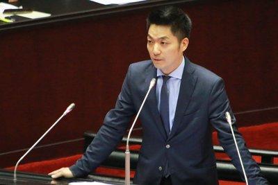 两蒋灵柩要不要回大陆这事真不好说啊！据报道，真正麻烦的，不是一口棺木到底往哪儿搬