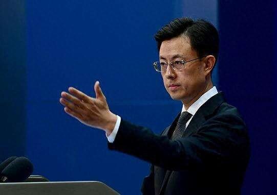 美国又挥起了关税大棒。
这一次看起来是冲着俄罗斯去的，实际上却把中国、印度等俄罗