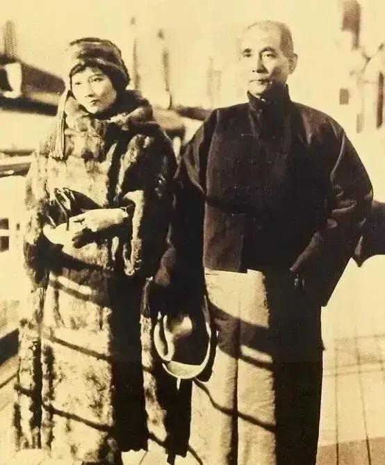 1915年的那封信，孙中山写得很直接。

“我爱上了一个志同道合的女子，可她不能