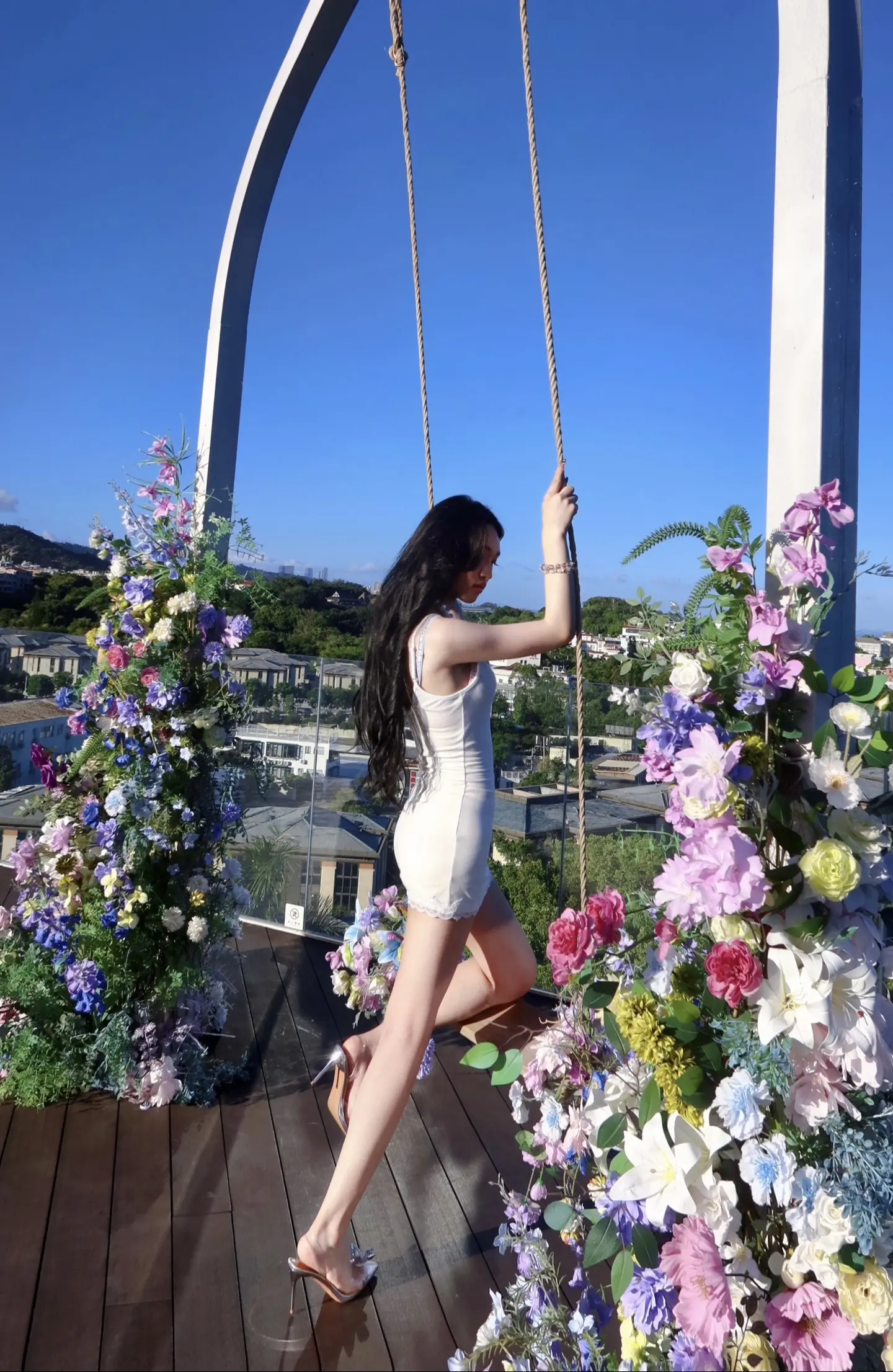 好多花好多人好热。