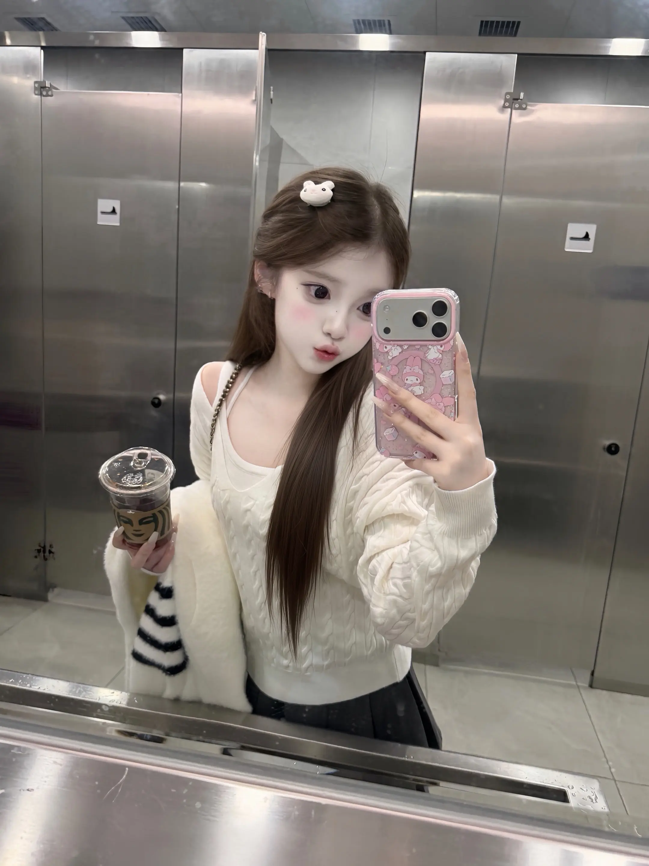 我可不可爱（^ω^）？ A.可愛 B.cute C. かわいい D. 귀엽다