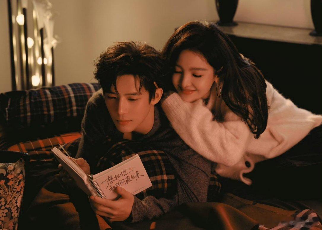 《想把你和时间藏起来》正式官宣！章若楠、王安宇领衔主演，这两天看路透质感就很好，