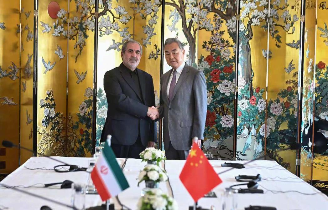 中国和伊朗谈妥了。6月22日，伊朗最高国家安全委员会副秘书内扎米普尔和王毅在新德